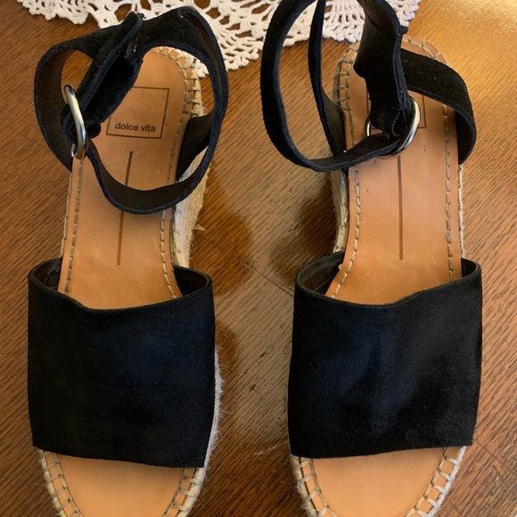 Dolce Vita Platform Sandals - Picture 3 of 11